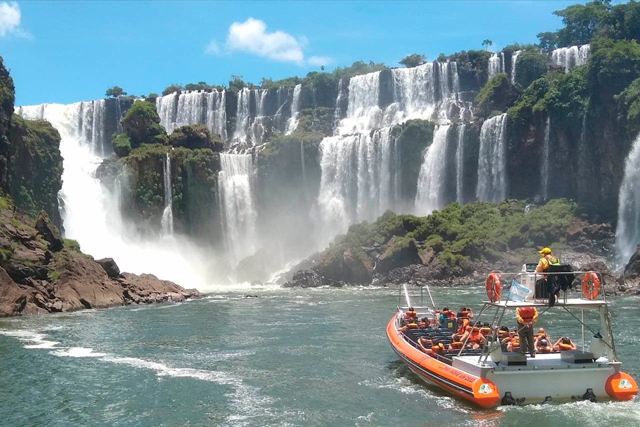 Passeo-de-Barco-en-Las-cataratas.jpg